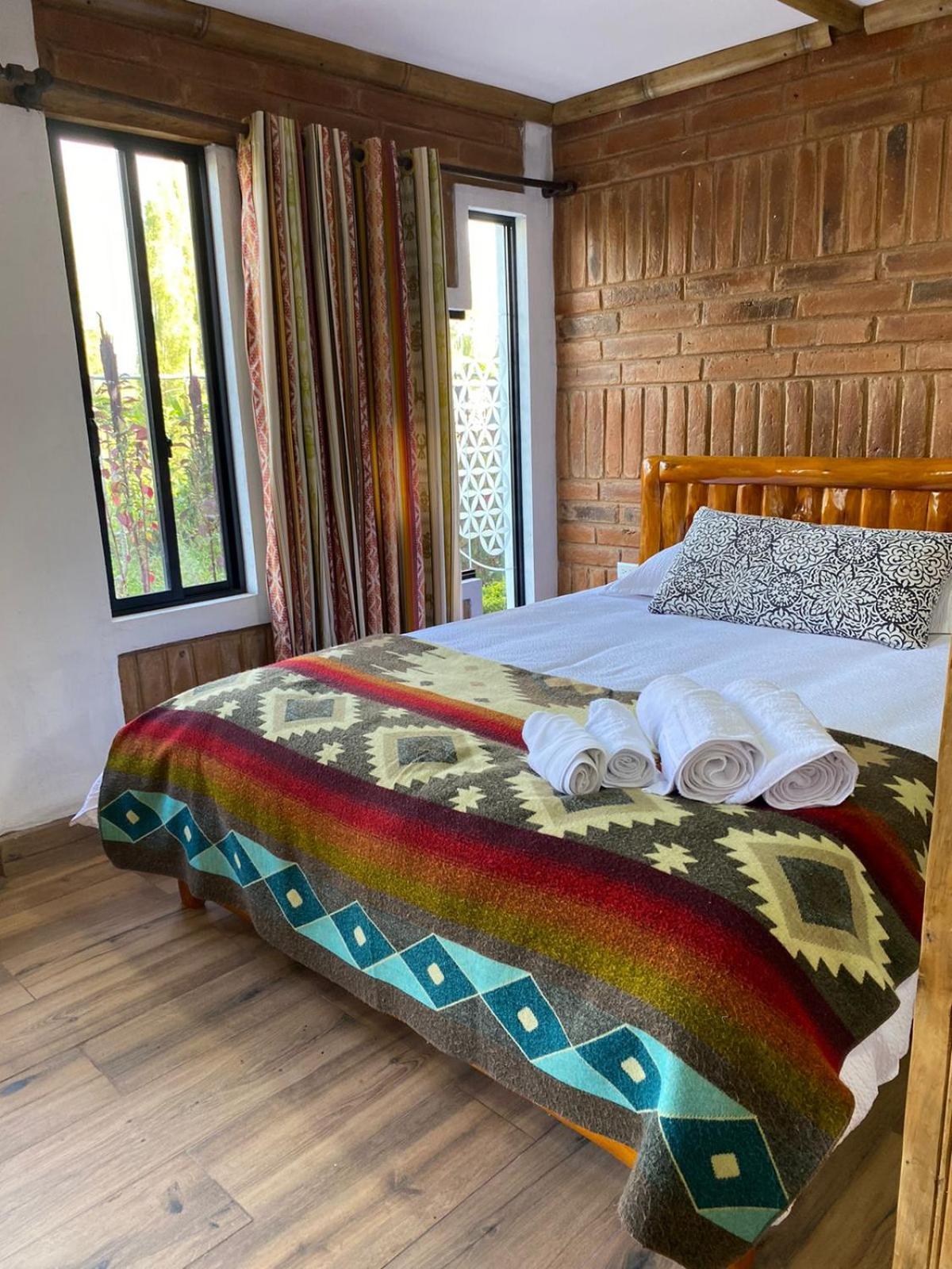 Watzara Wasi Cottage Familiar Camprestre Y Lofts En Cotacachi Exteriör bild