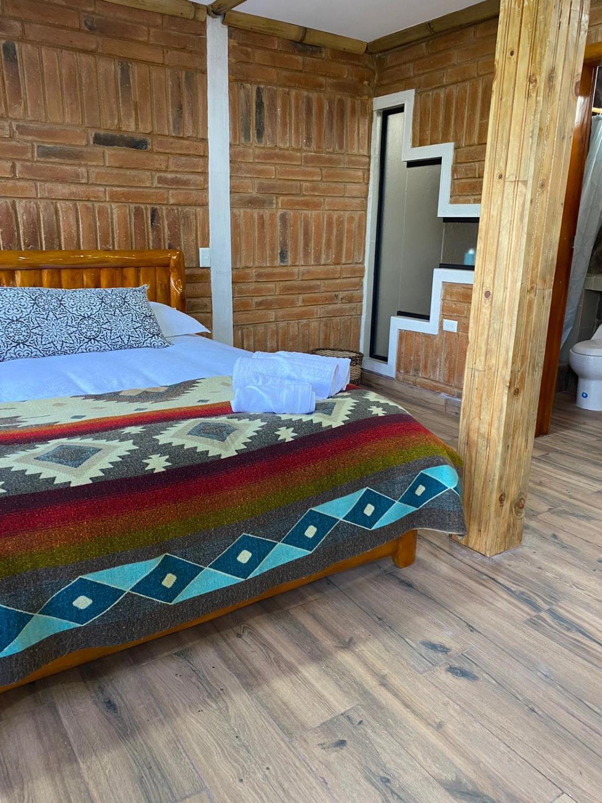 Watzara Wasi Cottage Familiar Camprestre Y Lofts En Cotacachi Exteriör bild