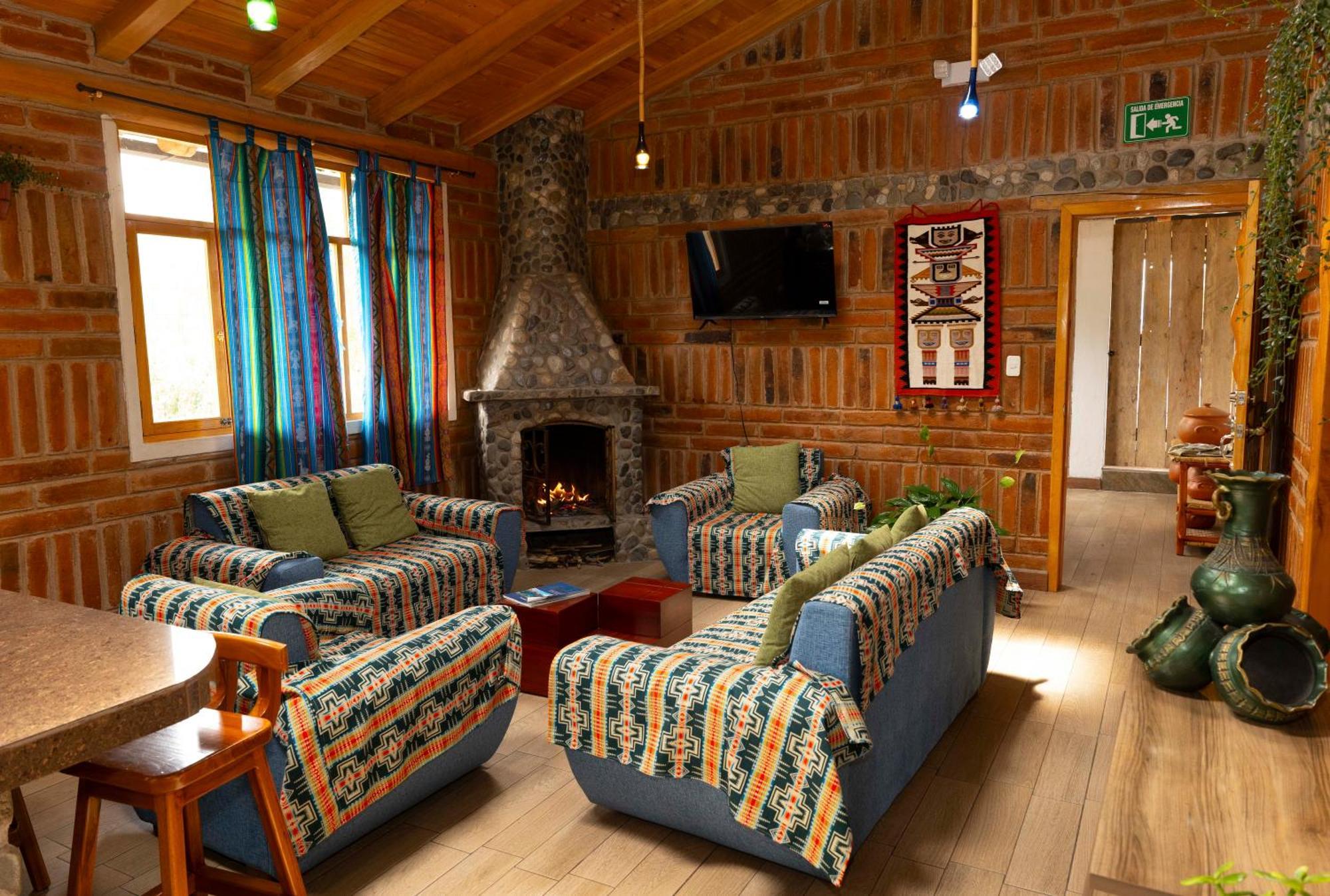 Watzara Wasi Cottage Familiar Camprestre Y Lofts En Cotacachi Exteriör bild