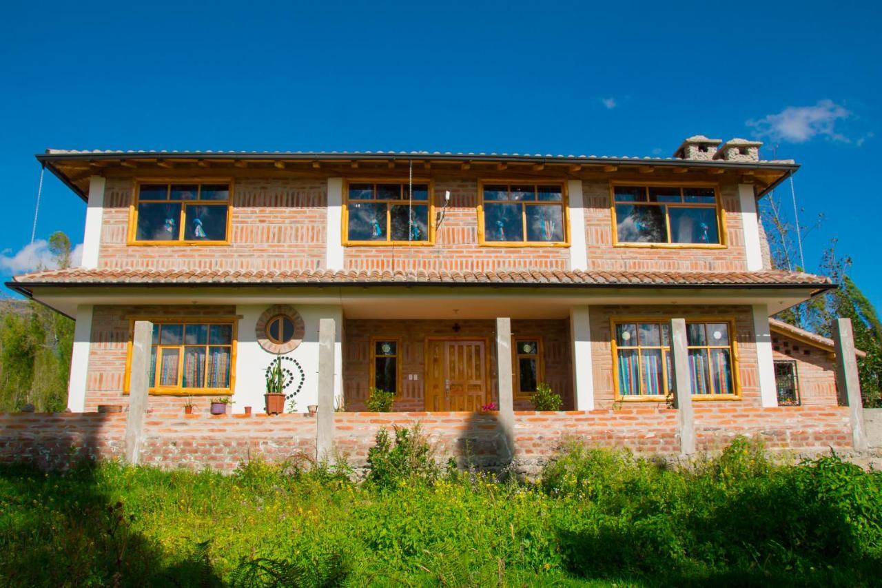 Watzara Wasi Cottage Familiar Camprestre Y Lofts En Cotacachi Exteriör bild